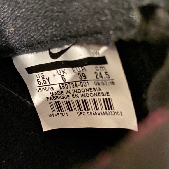 Nike Air Force 1 LV8 - Picture 8 of 8